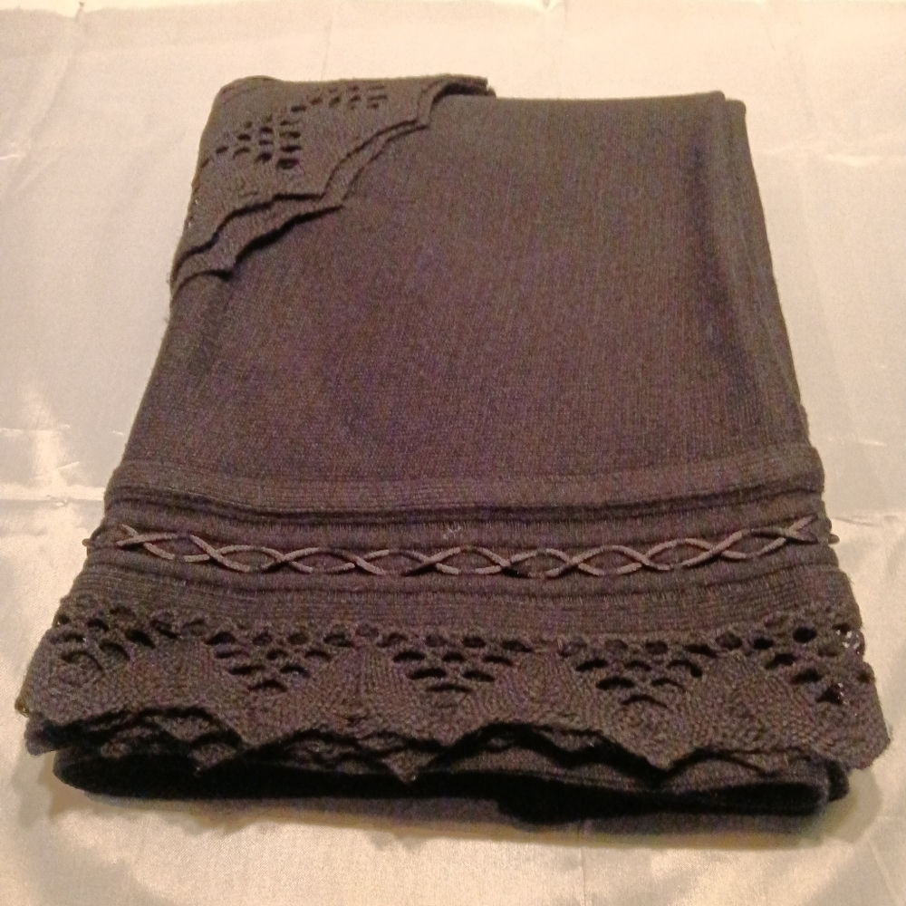 Shawl - Picture 10 of 11